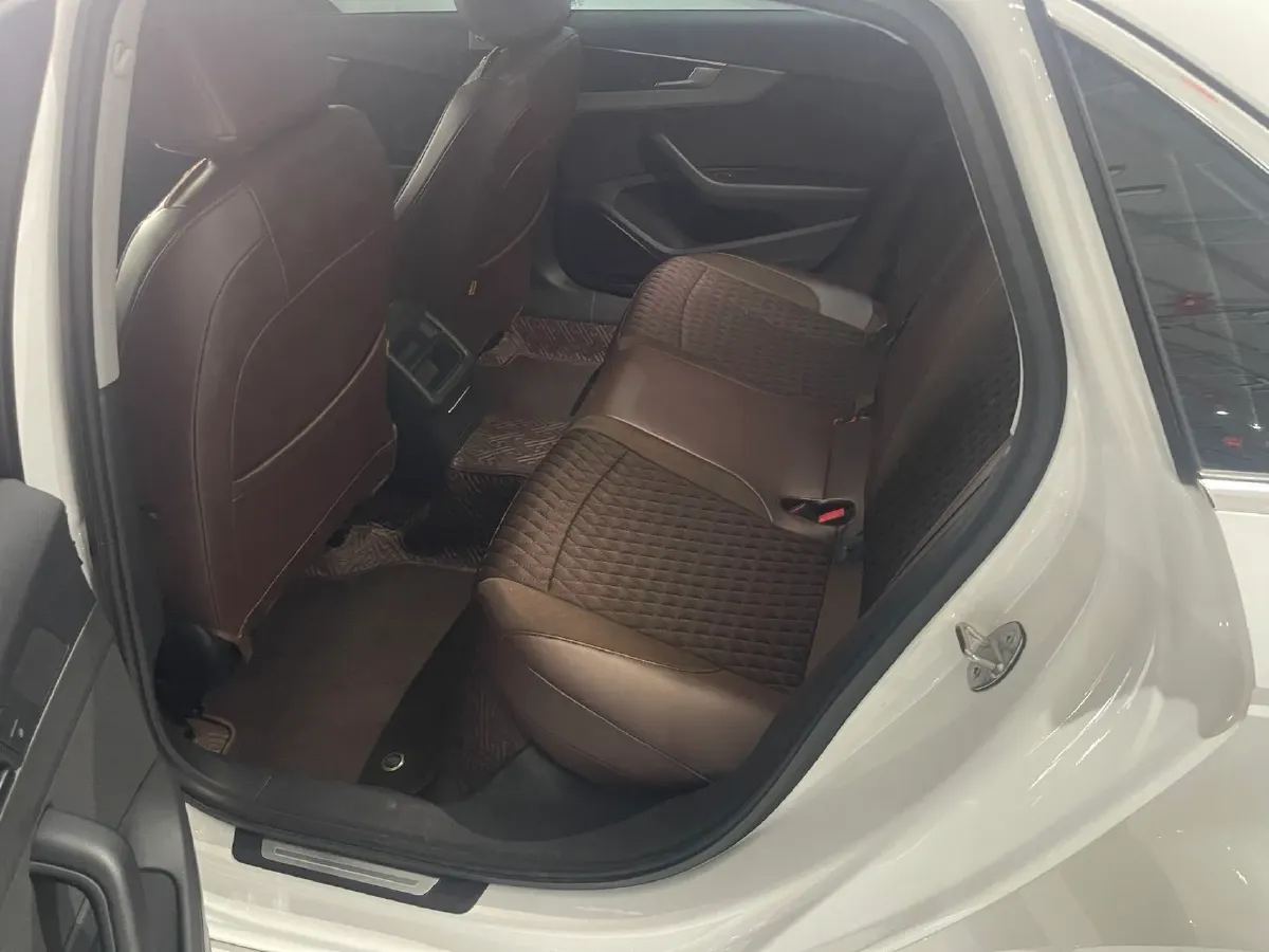 2019 Audi A4L 2.0T 190HP L4 7DCT,autocango,china used car exporter,china ev exporter,chinese used car exporter,chinese used ev exporter