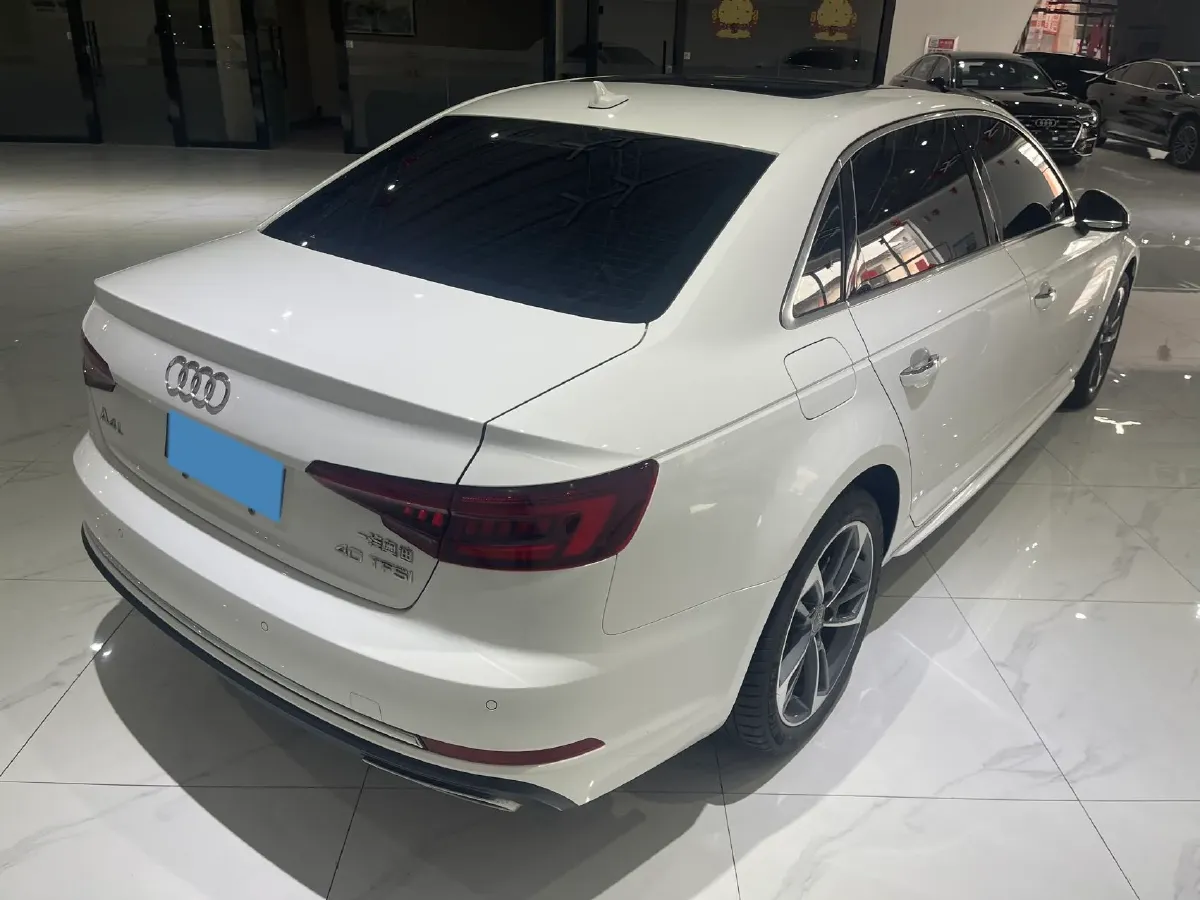 2019 Audi A4L 2.0T 190HP L4 7DCT,autocango,china used car exporter,china ev exporter,chinese used car exporter,chinese used ev exporter