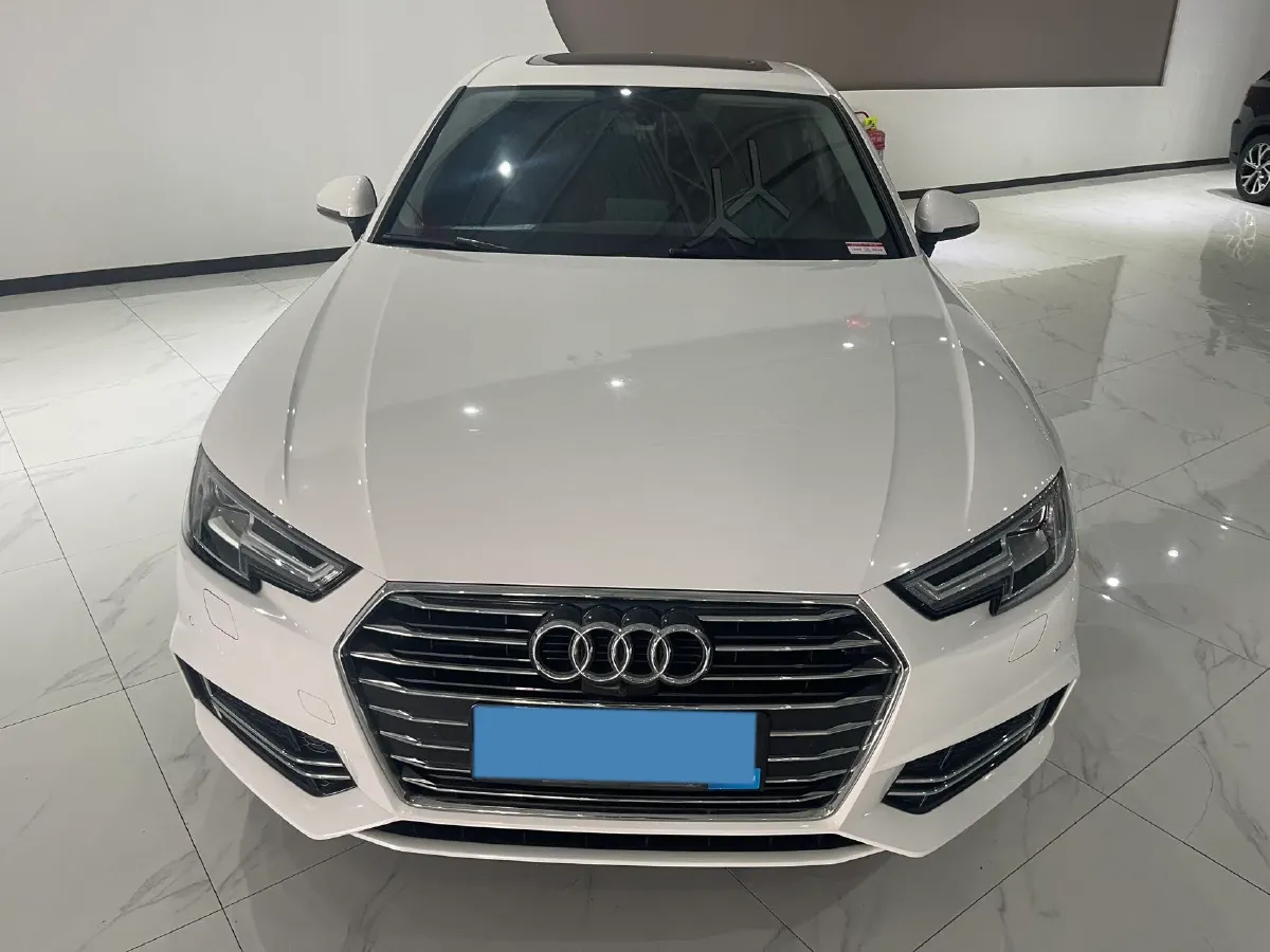 2019 Audi A4L 2.0T 190HP L4 7DCT,autocango,china used car exporter,china ev exporter,chinese used car exporter,chinese used ev exporter
