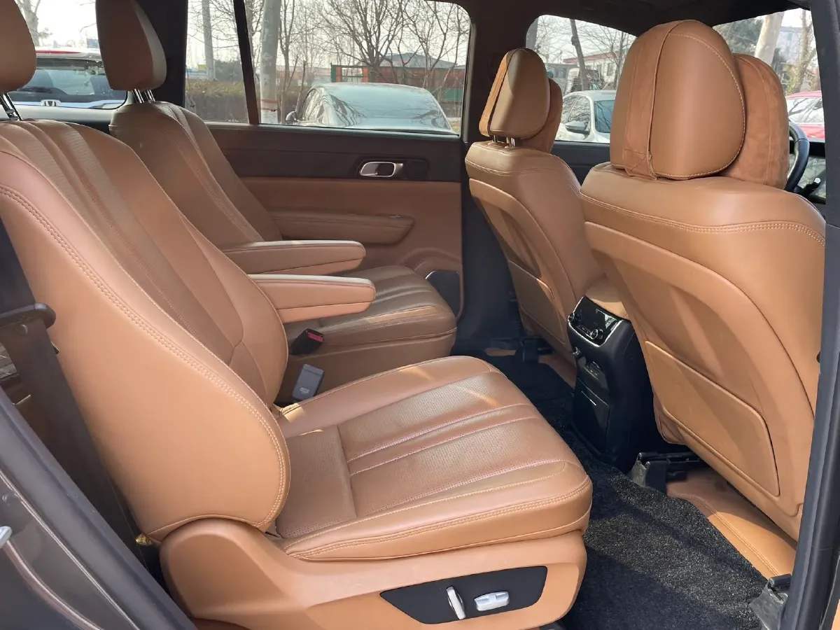 2020 Li ONE Range Extended 131HP REEV 40.5KWH,autocango,china used car exporter,china ev exporter,chinese used car exporter,chinese used ev exporter