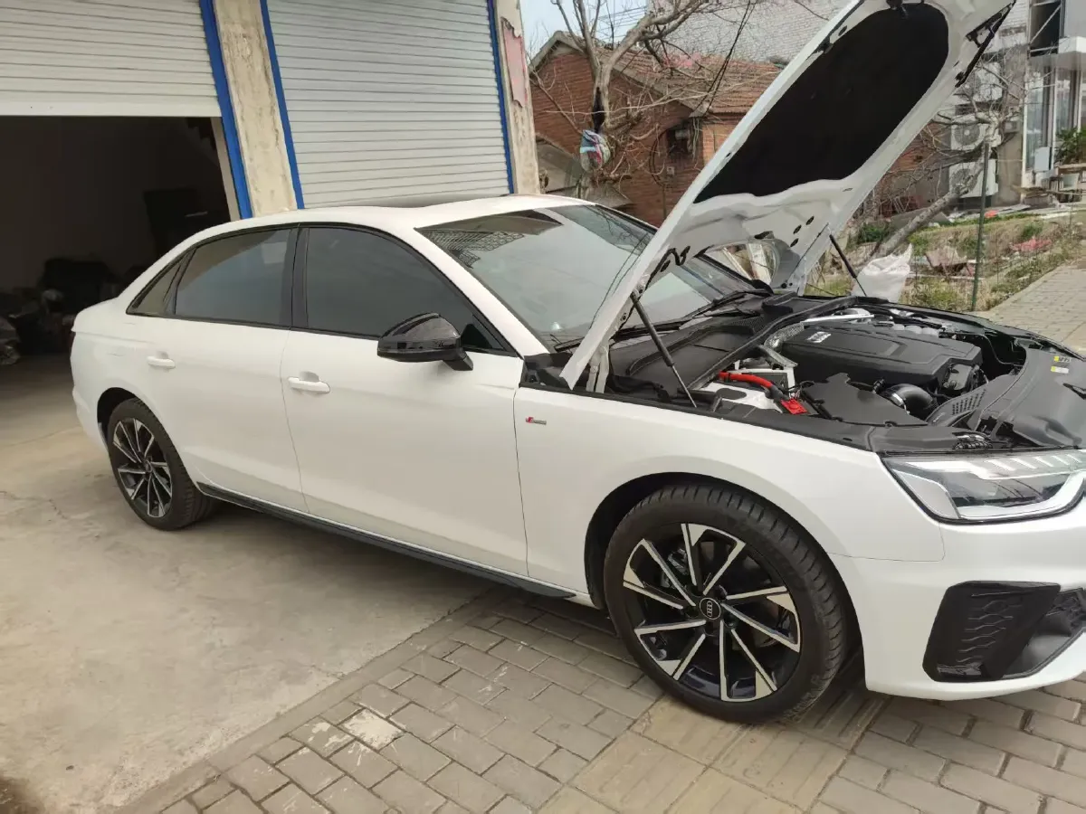 2023 Audi A4L 2.0T 190HP L4 7DCT,autocango,china used car exporter,china ev exporter,chinese used car exporter,chinese used ev exporter