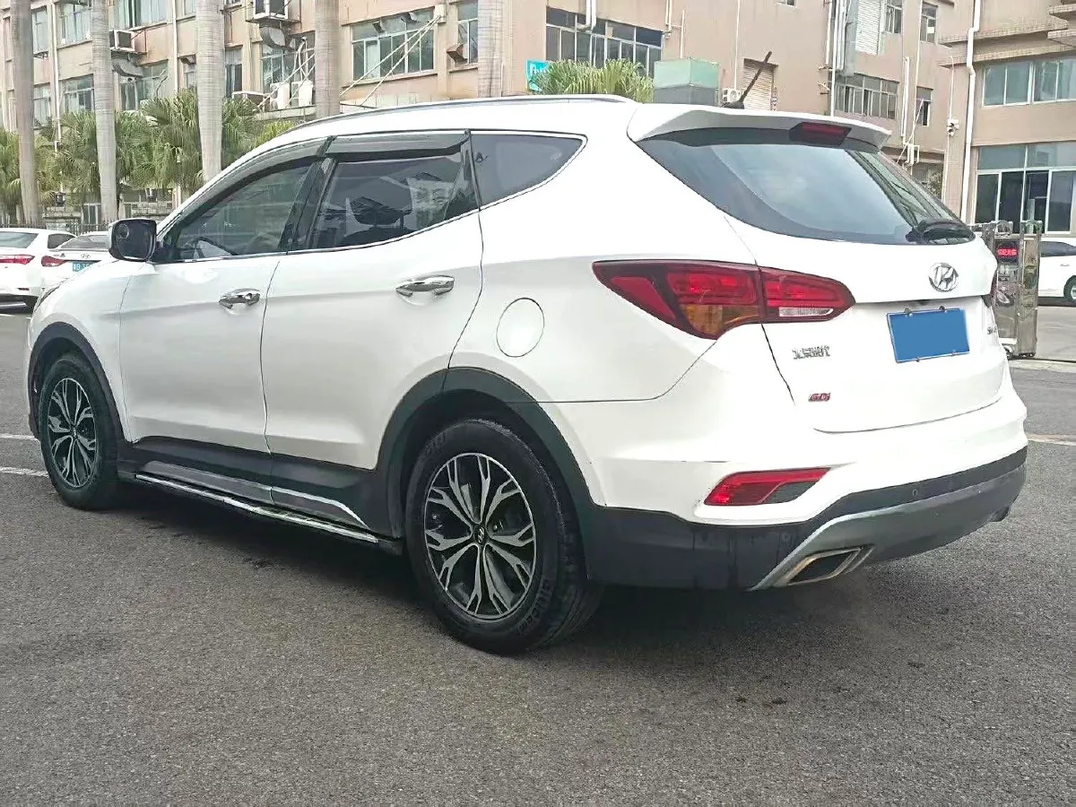 2017 Hyundai Santafe 2.4L 189HP L4 6AT,autocango,china used car exporter,china ev exporter,chinese used car exporter,chinese used ev exporter
