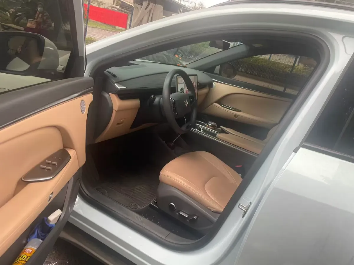 2024 HongQi H5 2.0T 224HP L4 8AT,autocango,china used car exporter,china ev exporter,chinese used car exporter,chinese used ev exporter