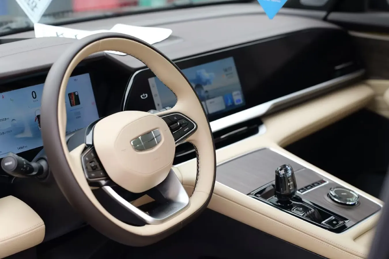 2025 Geely Monjaro 2.0T 238HP L4 8AT,autocango,china used car exporter,china ev exporter,chinese used car exporter,chinese used ev exporter