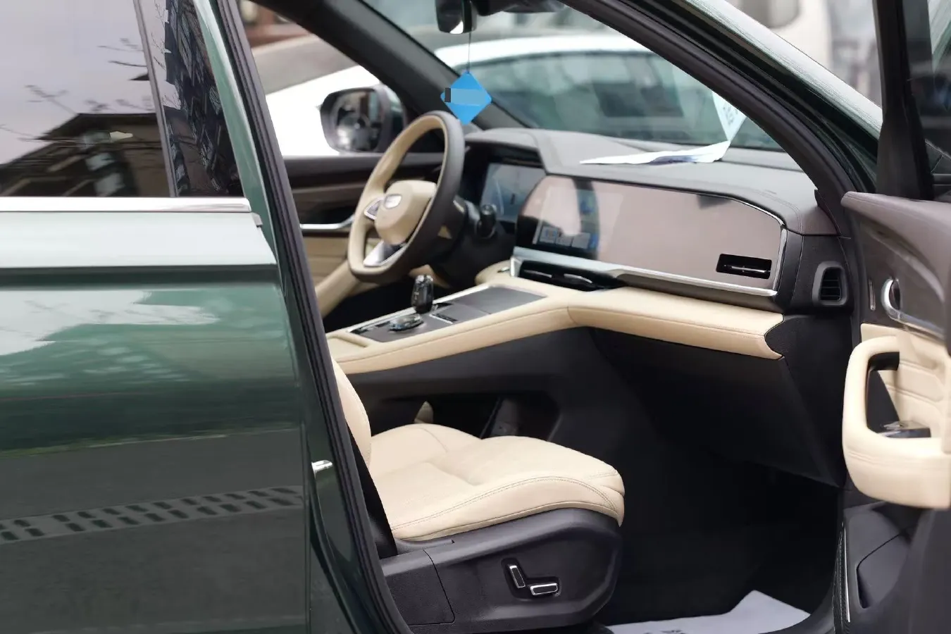 2025 Geely Monjaro 2.0T 238HP L4 8AT,autocango,china used car exporter,china ev exporter,chinese used car exporter,chinese used ev exporter