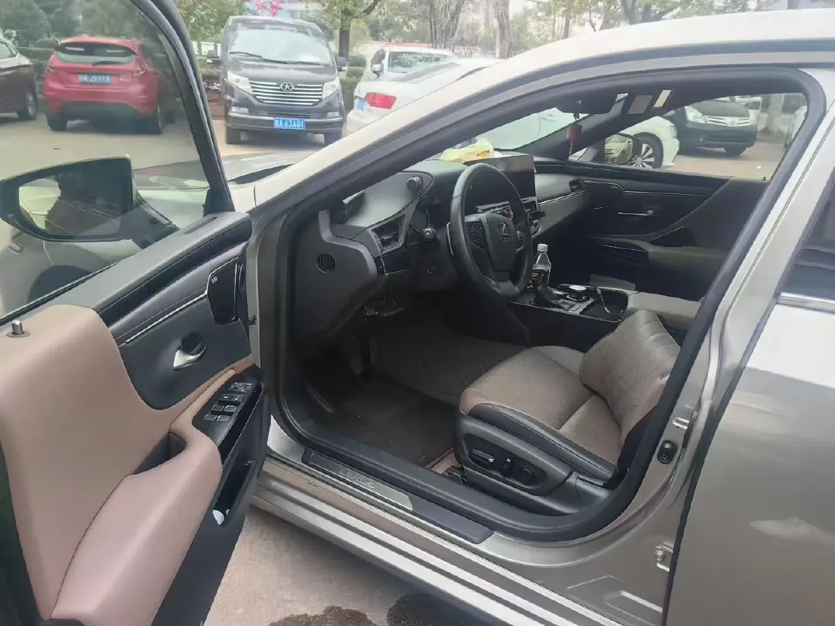 2021 Lexus ES 2.5L 178HP L4 E-CVT Hybrid,autocango,china used car exporter,china ev exporter,chinese used car exporter,chinese used ev exporter