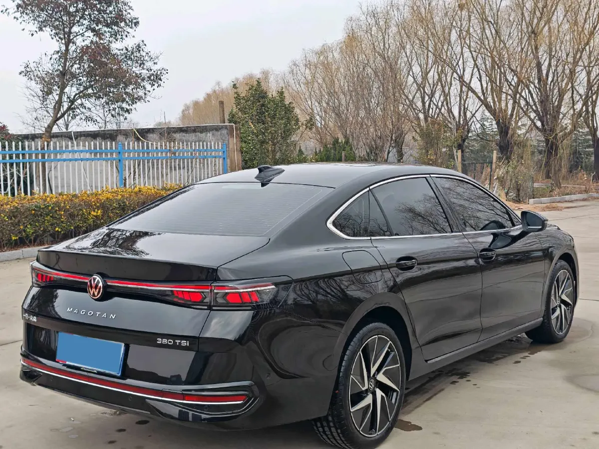 2024 Volkswagen Magotan 2.0T 220HP L4 7DCT,autocango,china used car exporter,china ev exporter,chinese used car exporter,chinese used ev exporter