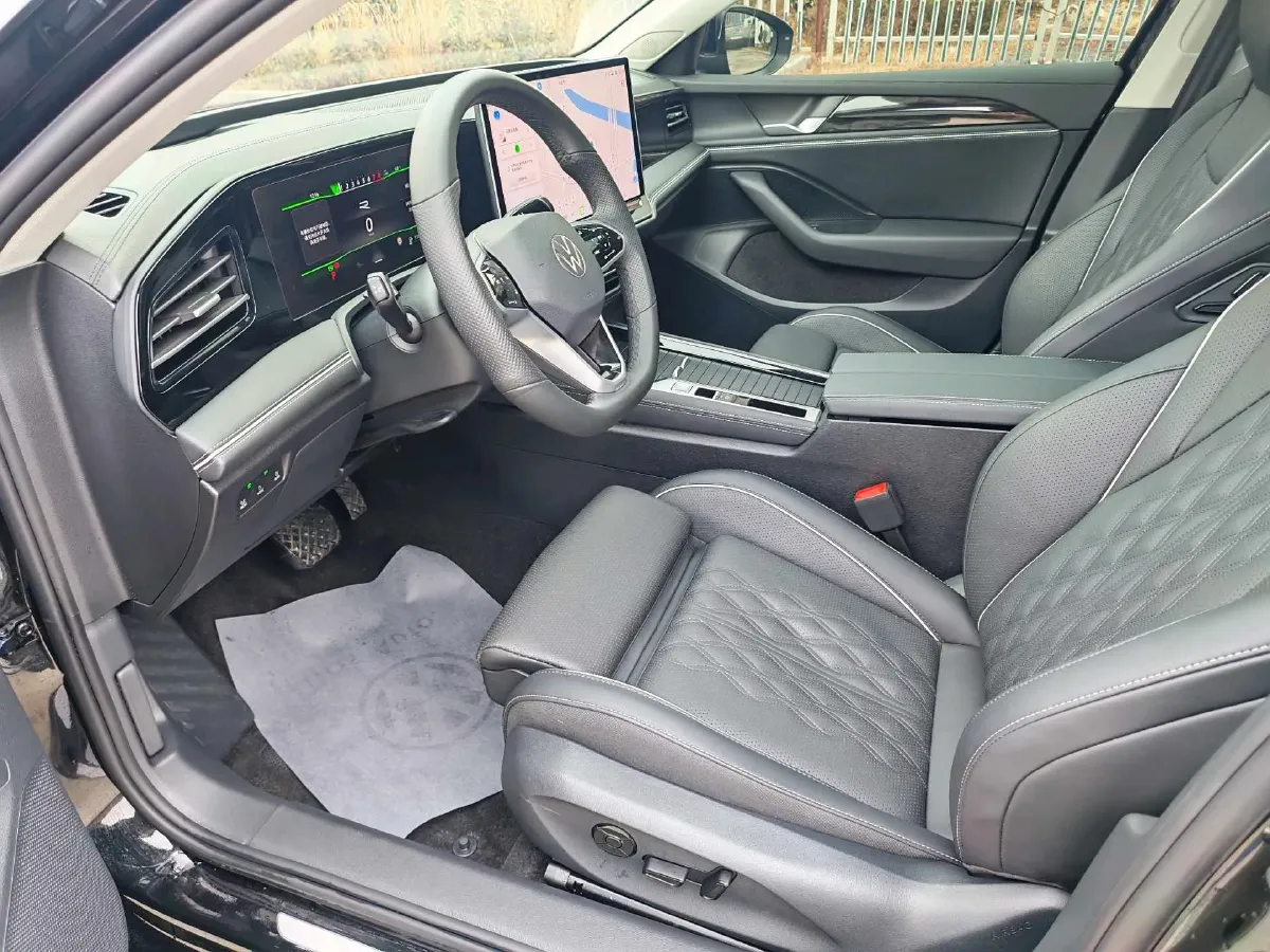 2024 Volkswagen Magotan 2.0T 220HP L4 7DCT,autocango,china used car exporter,china ev exporter,chinese used car exporter,chinese used ev exporter