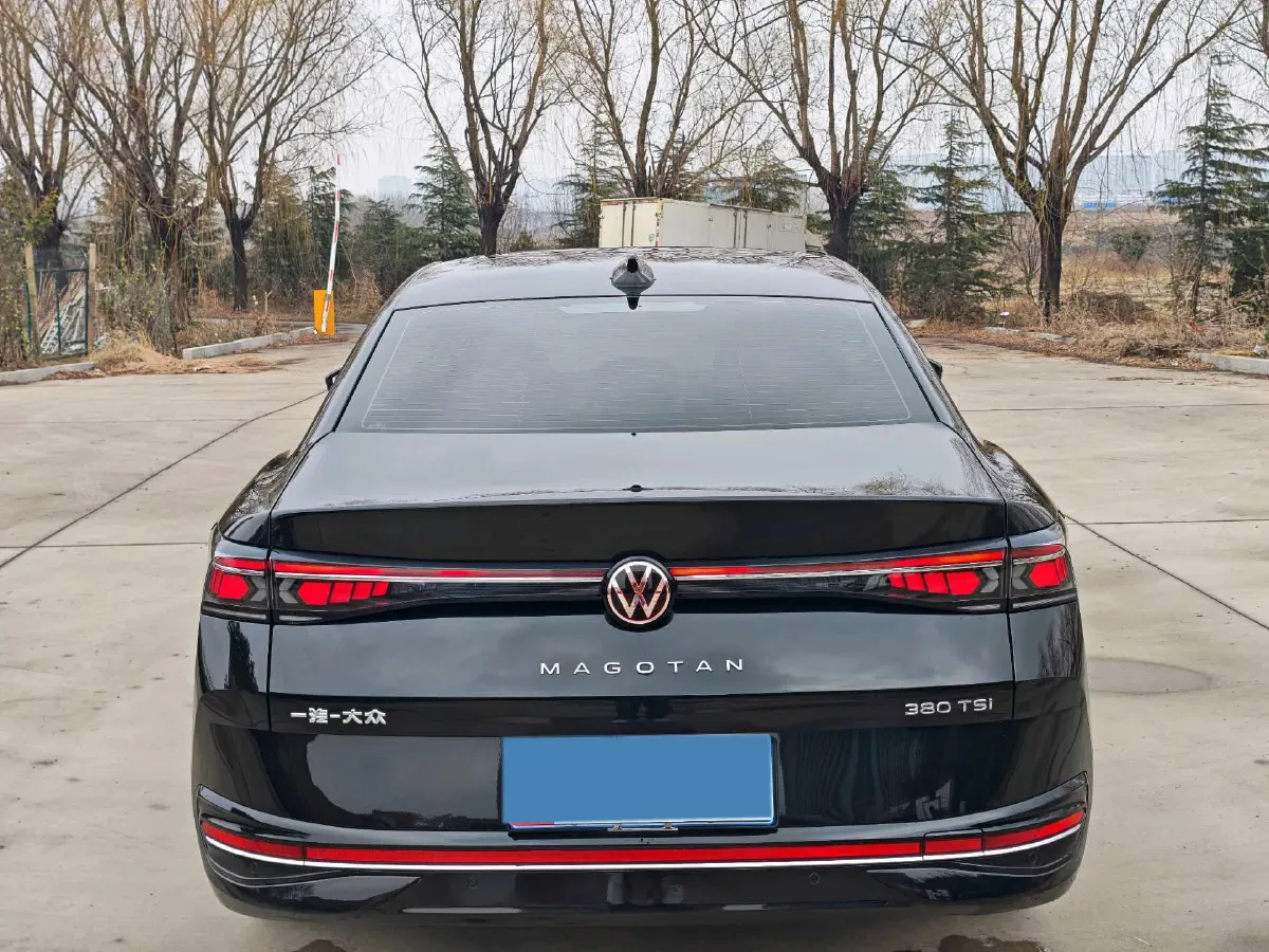 2024 Volkswagen Magotan 2.0T 220HP L4 7DCT,autocango,china used car exporter,china ev exporter,chinese used car exporter,chinese used ev exporter