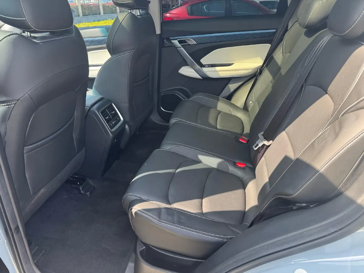 2022 Geely Azkarra 1.8T 184HP L4 7DCT,autocango,china used car exporter,china ev exporter,chinese used car exporter,chinese used ev exporter