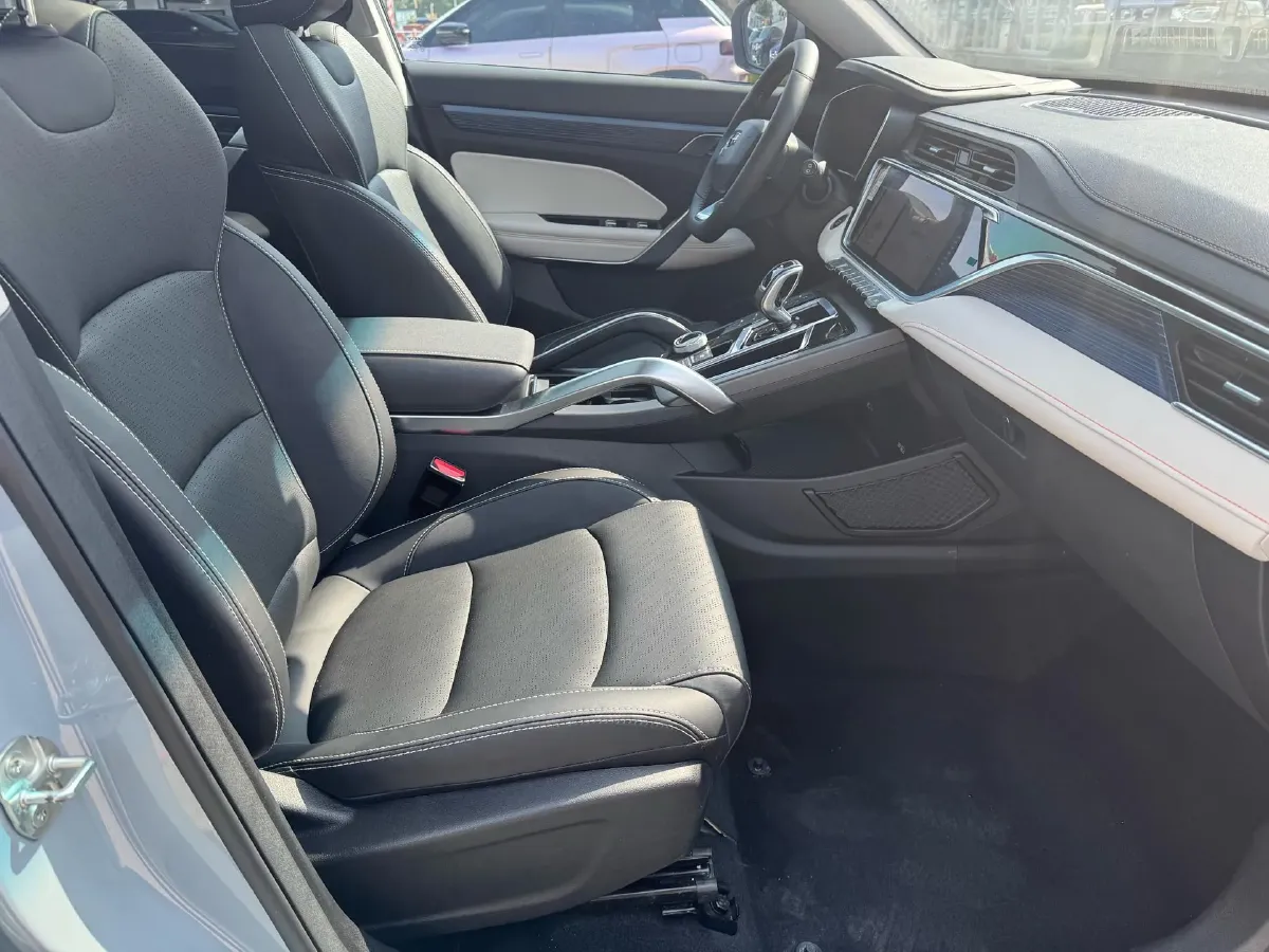 2022 Geely Azkarra 1.8T 184HP L4 7DCT,autocango,china used car exporter,china ev exporter,chinese used car exporter,chinese used ev exporter