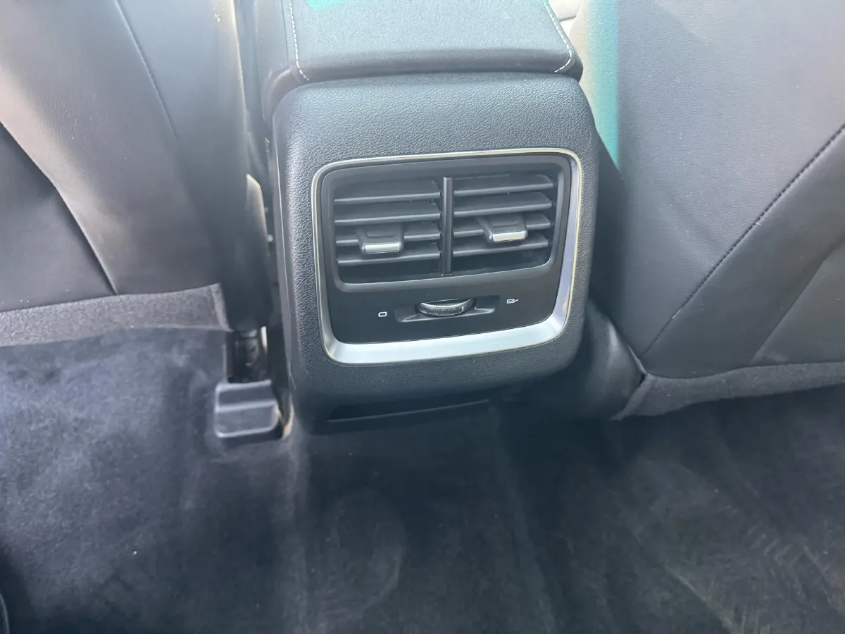 2022 Geely Azkarra 1.8T 184HP L4 7DCT,autocango,china used car exporter,china ev exporter,chinese used car exporter,chinese used ev exporter