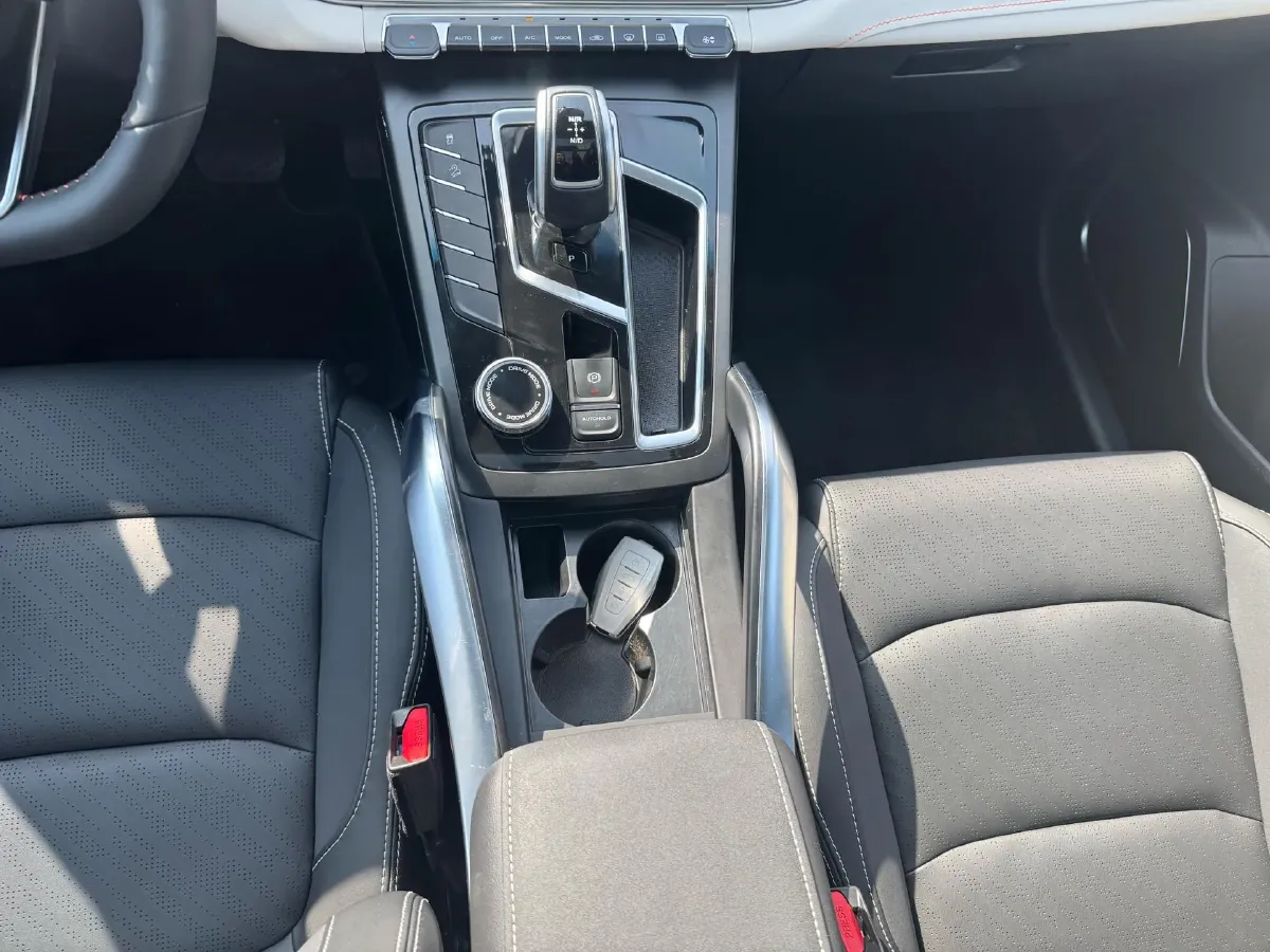 2022 Geely Azkarra 1.8T 184HP L4 7DCT,autocango,china used car exporter,china ev exporter,chinese used car exporter,chinese used ev exporter