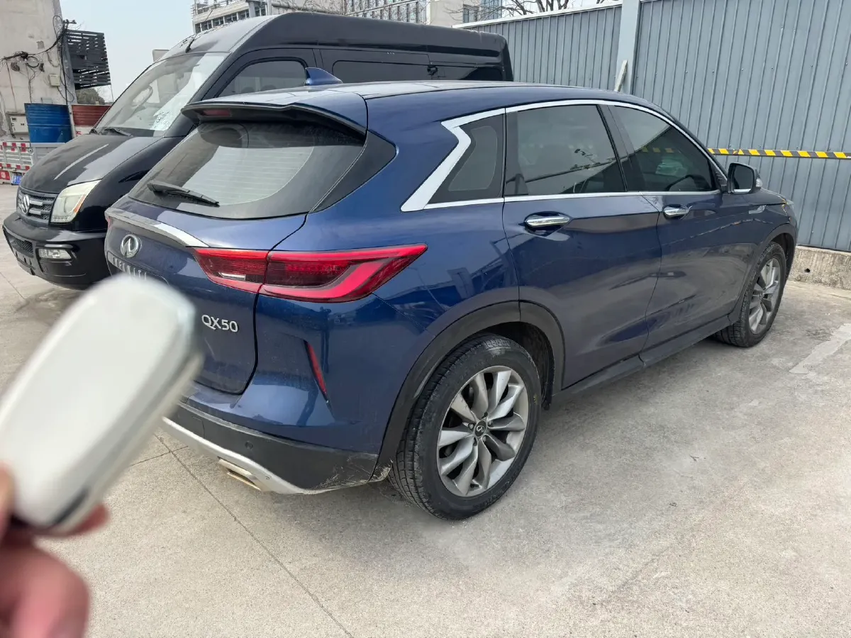 2020 Infiniti QX50 2.0T 245HP L4 CVT,autocango,china used car exporter,china ev exporter,chinese used car exporter,chinese used ev exporter