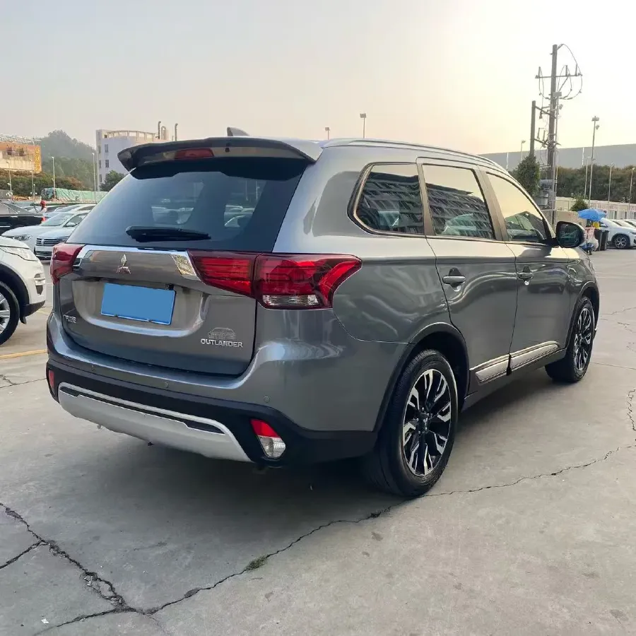 2019 Mitsubishi Outlander 2.0L 166HP L4 CVT,autocango,china used car exporter,china ev exporter,chinese used car exporter,chinese used ev exporter