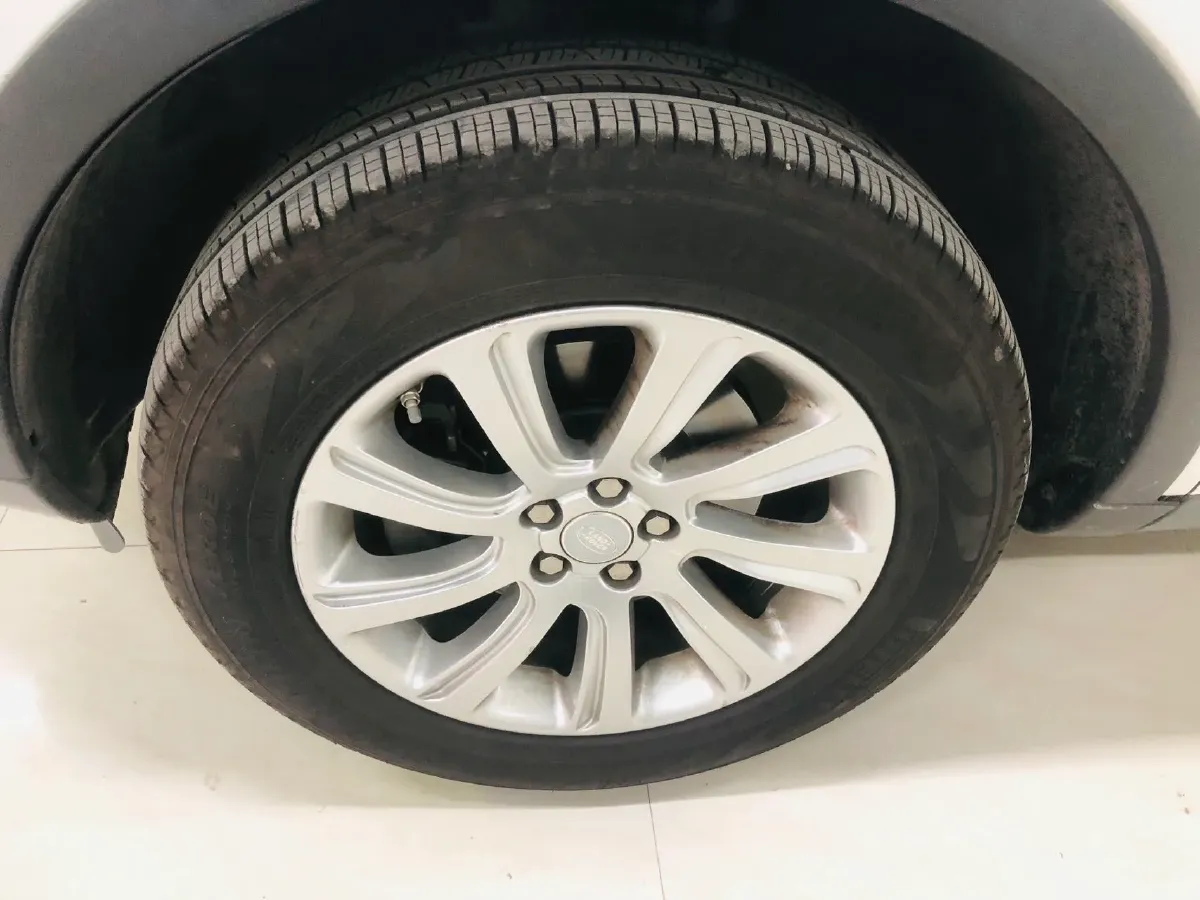 2019 Land Rover Discovery Sport 2.0T 241HP L4 9AT,autocango,china used car exporter,china ev exporter,chinese used car exporter,chinese used ev exporter