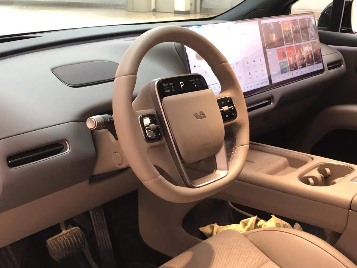 2025 Li i6 BEV,autocango,china used car exporter,china ev exporter,chinese used car exporter,chinese used ev exporter