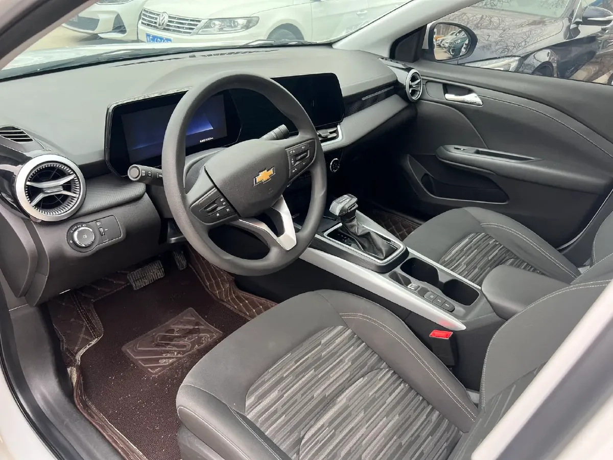 2024 Chevrolet Monza 1.5L 113HP L4 6DCT,autocango,china used car exporter,china ev exporter,chinese used car exporter,chinese used ev exporter
