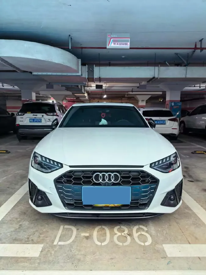 2024 Audi A4L 2.0T 190HP L4 7DCT,autocango,china used car exporter,china ev exporter,chinese used car exporter,chinese used ev exporter