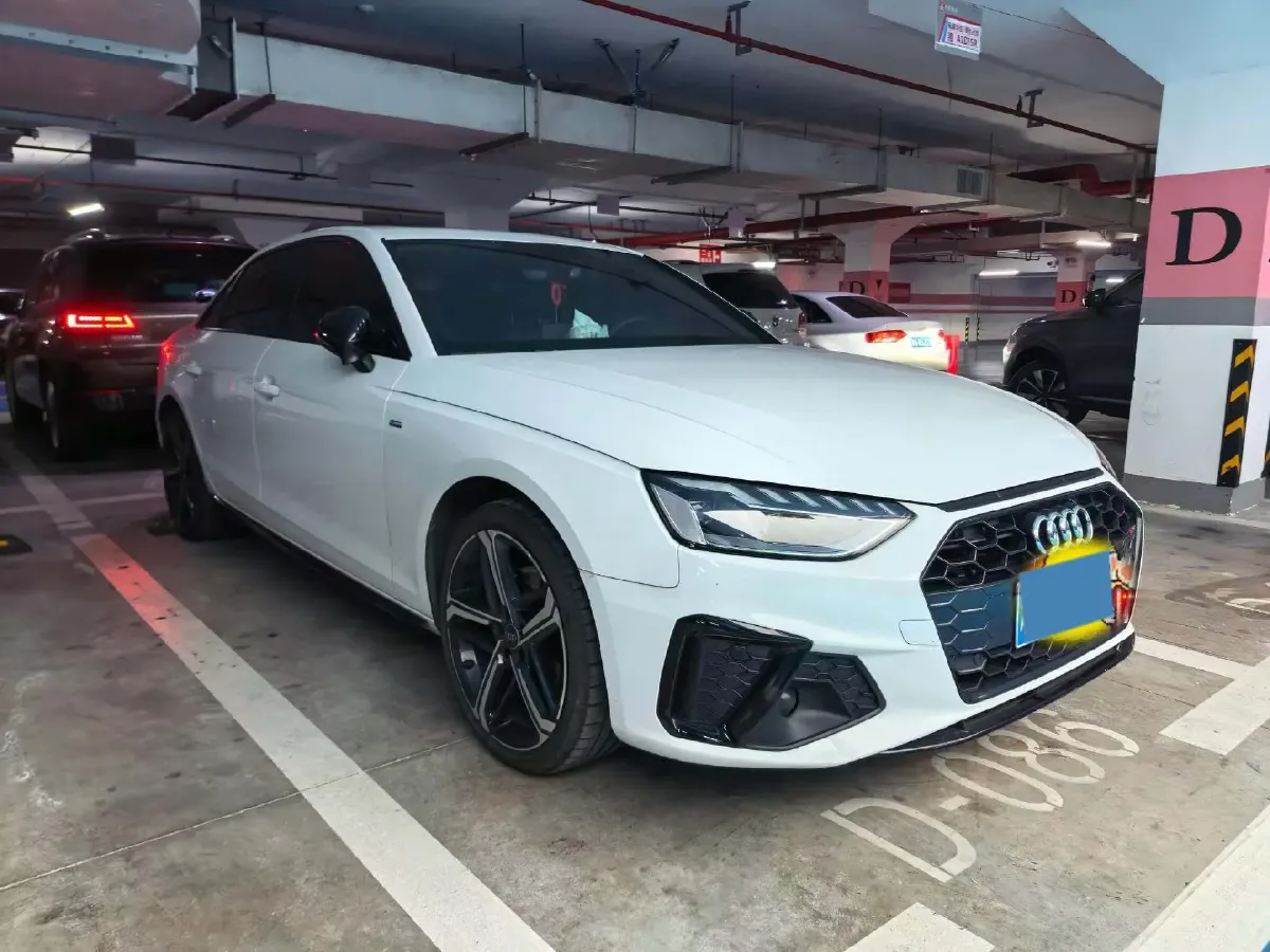 2024 Audi A4L 2.0T 190HP L4 7DCT,autocango,china used car exporter,china ev exporter,chinese used car exporter,chinese used ev exporter