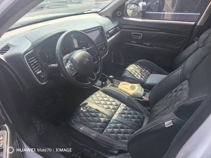 2021 Mitsubishi Outlander 2.4L 192HP L4 CVT,autocango,china used car exporter,china ev exporter,chinese used car exporter,chinese used ev exporter