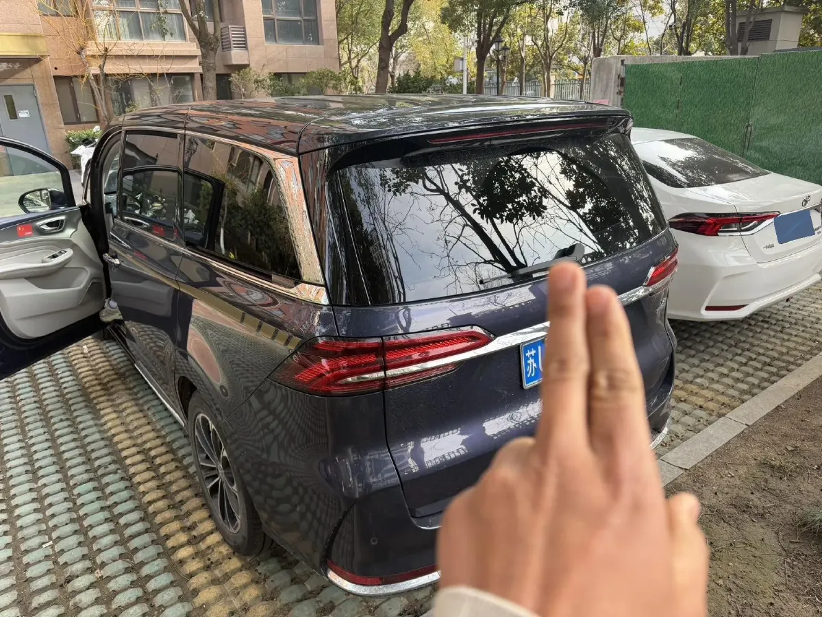 2021 Roewe iMAX8 2.0T 234HP L4 8AT,autocango,china used car exporter,china ev exporter,chinese used car exporter,chinese used ev exporter