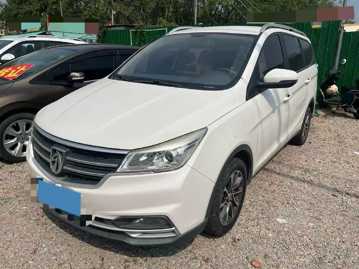 2019 BaoJun 730 1.5L 105HP L4 6MT,autocango,china used car exporter,china ev exporter,chinese used car exporter,chinese used ev exporter