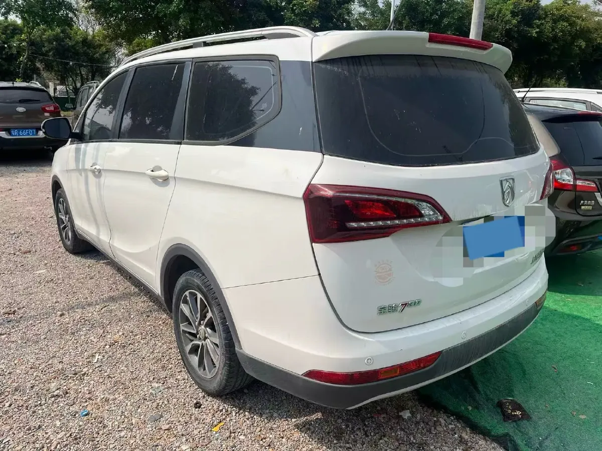 2019 BaoJun 730 1.5L 105HP L4 6MT,autocango,china used car exporter,china ev exporter,chinese used car exporter,chinese used ev exporter