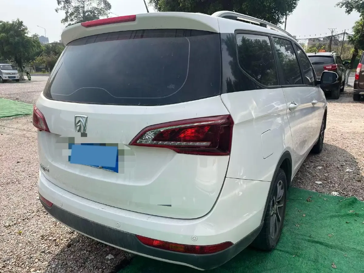 2019 BaoJun 730 1.5L 105HP L4 6MT,autocango,china used car exporter,china ev exporter,chinese used car exporter,chinese used ev exporter