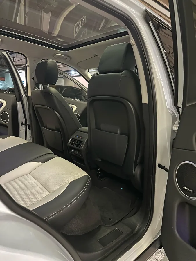 2020 Land Rover Discovery Sport 2.0T 249HP L4 9AT,autocango,china used car exporter,china ev exporter,chinese used car exporter,chinese used ev exporter