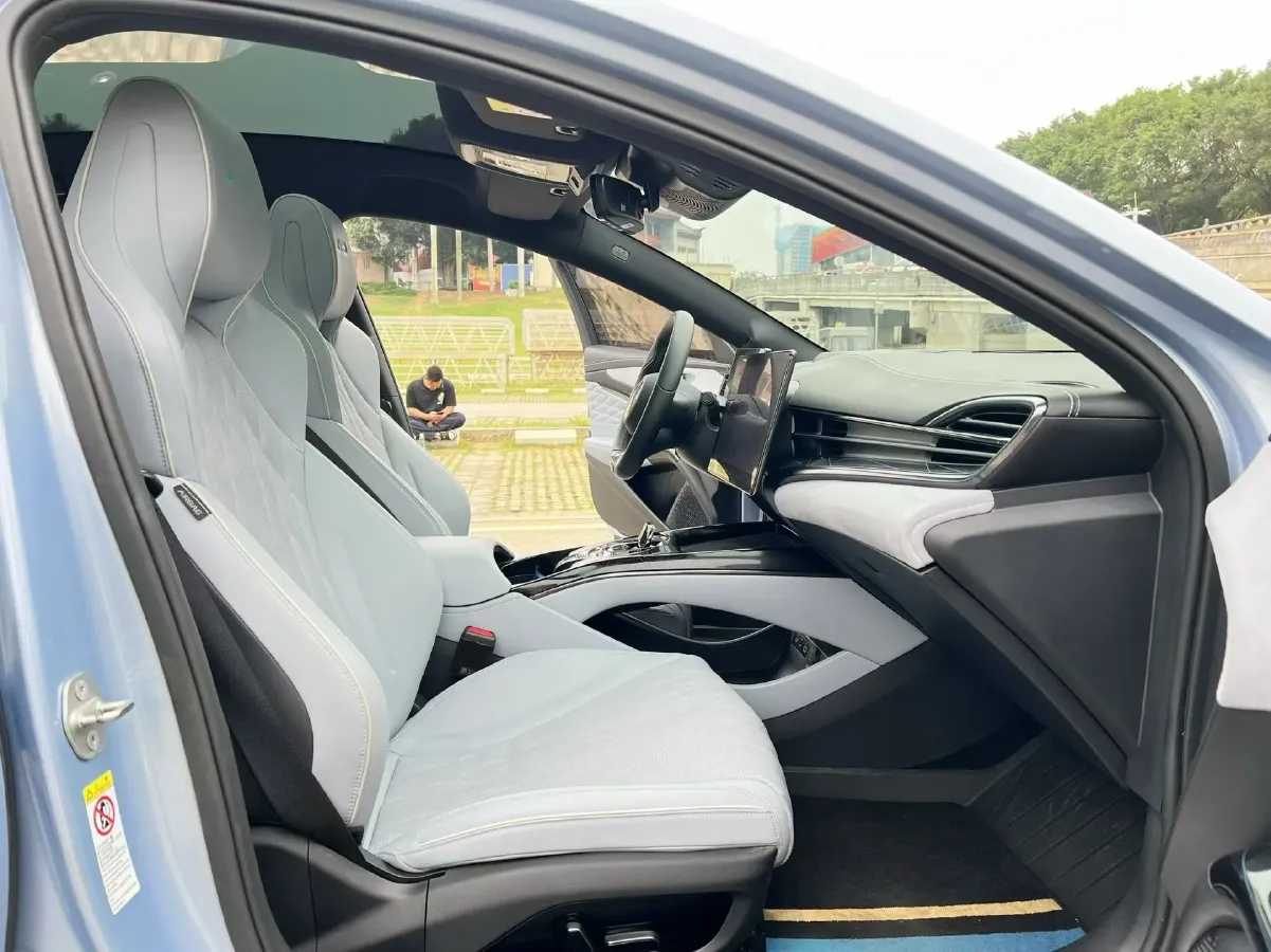 2022 AITO AITO M5 Range Extended 125HP REEV 40KWH,autocango,china used car exporter,china ev exporter,chinese used car exporter,chinese used ev exporter