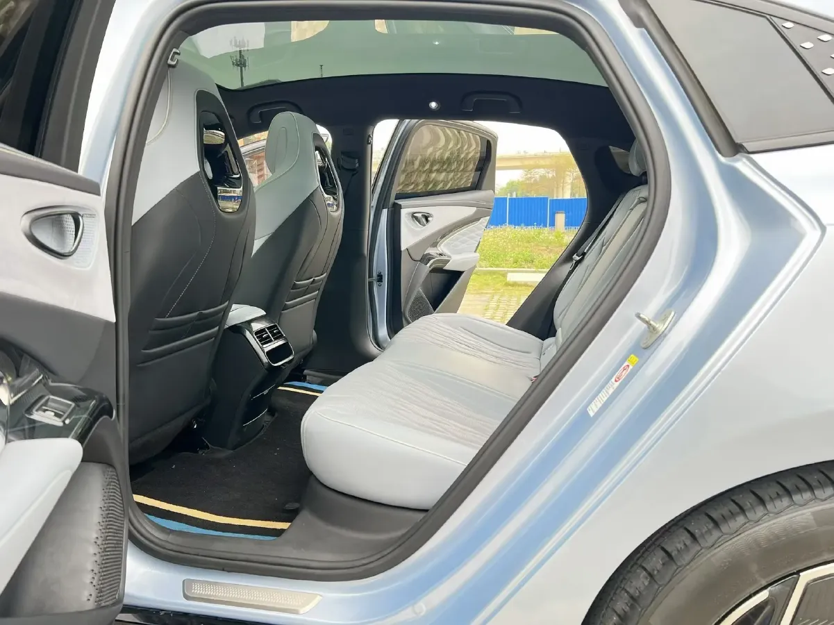 2022 AITO AITO M5 Range Extended 125HP REEV 40KWH,autocango,china used car exporter,china ev exporter,chinese used car exporter,chinese used ev exporter