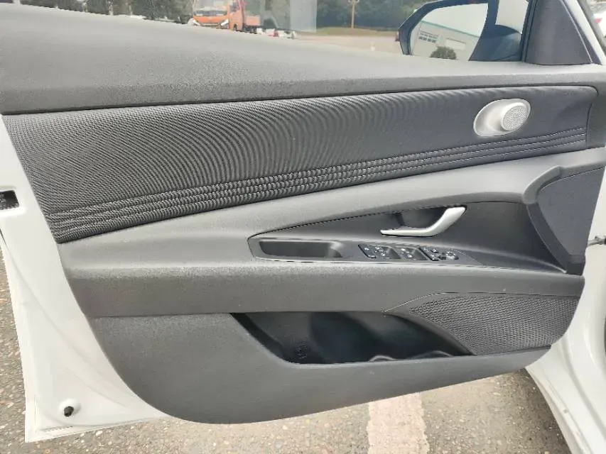 2023 Hyundai Elantra 1.5L 115HP L4 CVT,autocango,china used car exporter,china ev exporter,chinese used car exporter,chinese used ev exporter