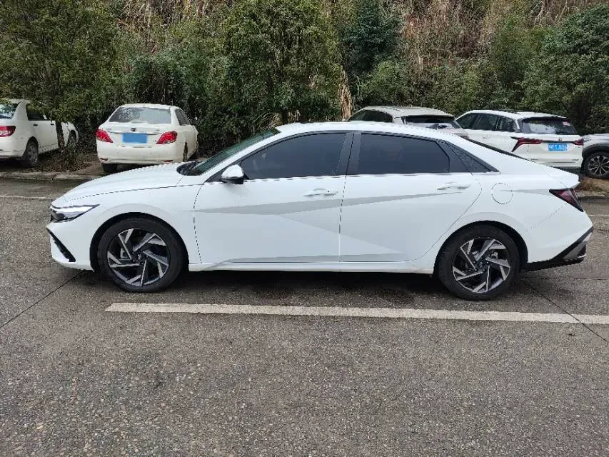 2023 Hyundai Elantra 1.5L 115HP L4 CVT,autocango,china used car exporter,china ev exporter,chinese used car exporter,chinese used ev exporter