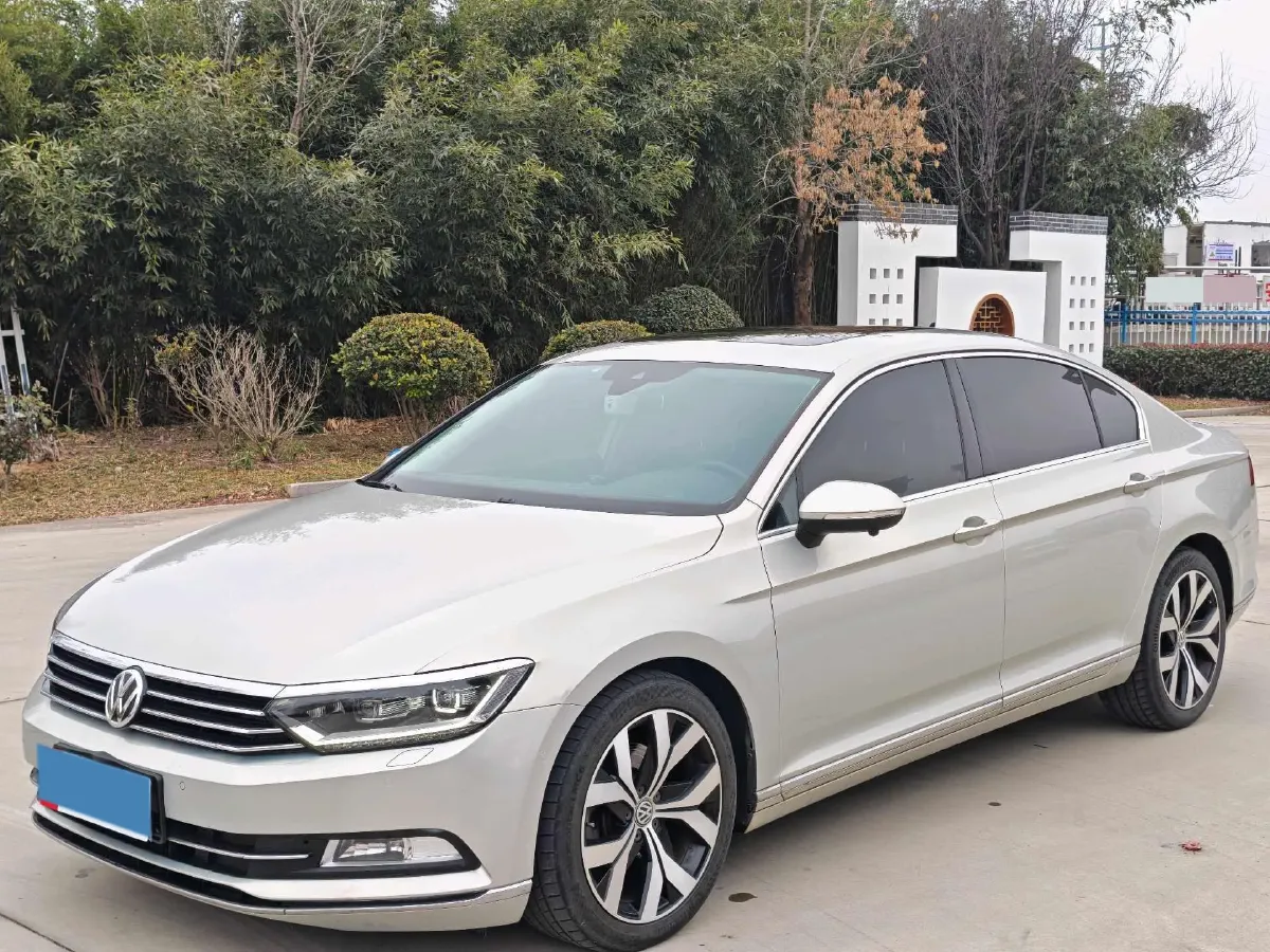 2018 Volkswagen Magotan 1.8T 180HP L4 7DCT,autocango,china used car exporter,china ev exporter,chinese used car exporter,chinese used ev exporter