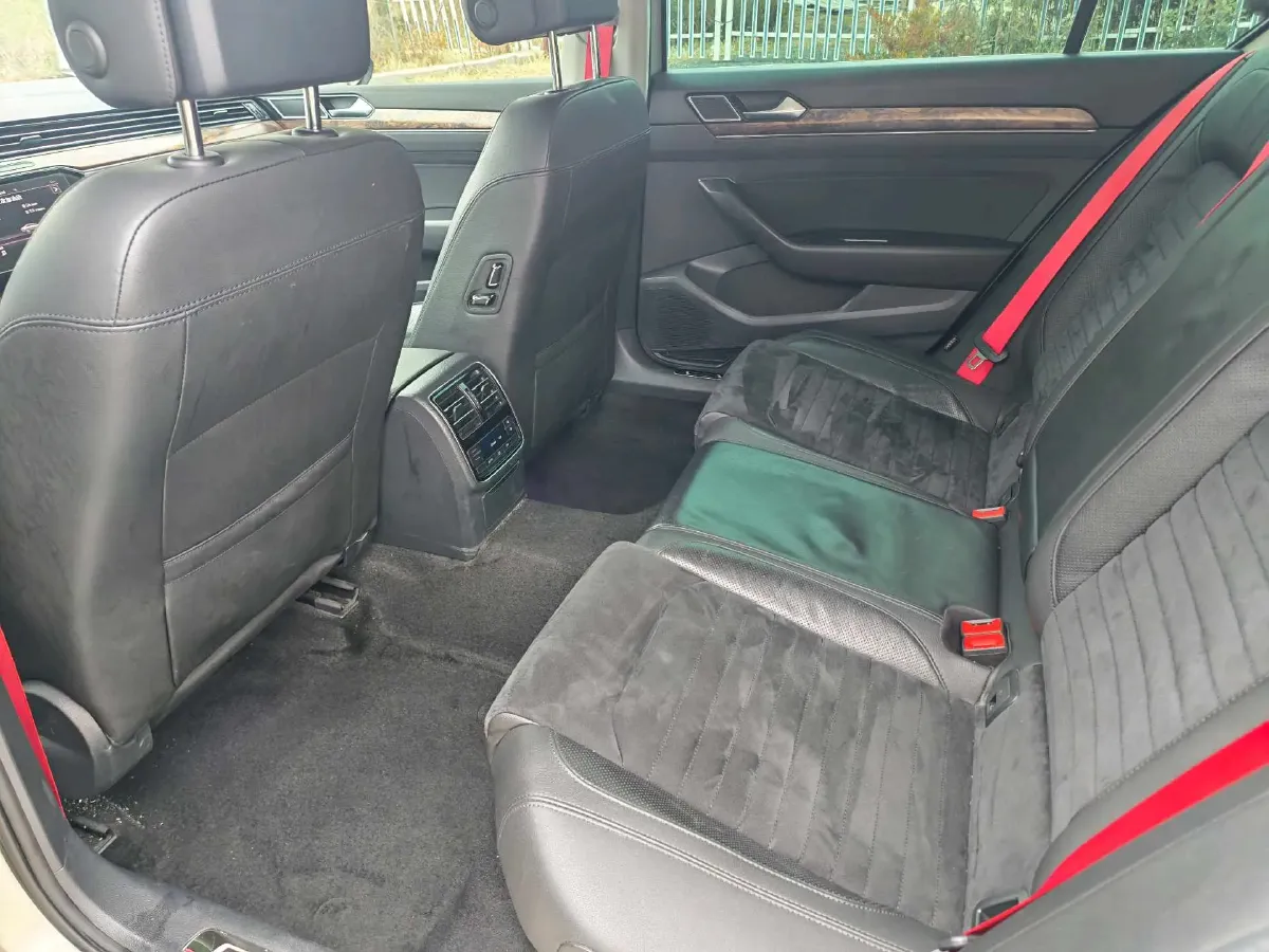 2018 Volkswagen Magotan 1.8T 180HP L4 7DCT,autocango,china used car exporter,china ev exporter,chinese used car exporter,chinese used ev exporter