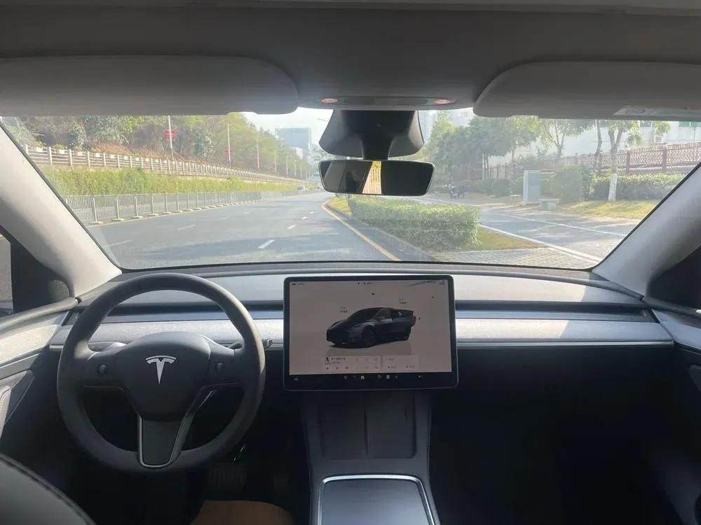 2025 Tesla Model Y BEV 78.4KWH,autocango,china used car exporter,china ev exporter,chinese used car exporter,chinese used ev exporter