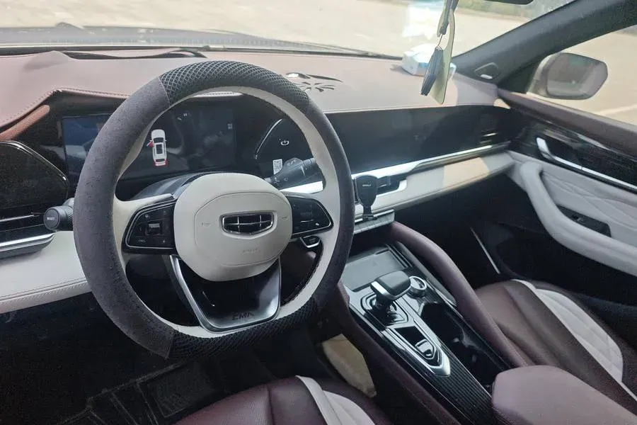 2021 Geely Monjaro 2.0T 238HP L4 8AT,autocango,china used car exporter,china ev exporter,chinese used car exporter,chinese used ev exporter