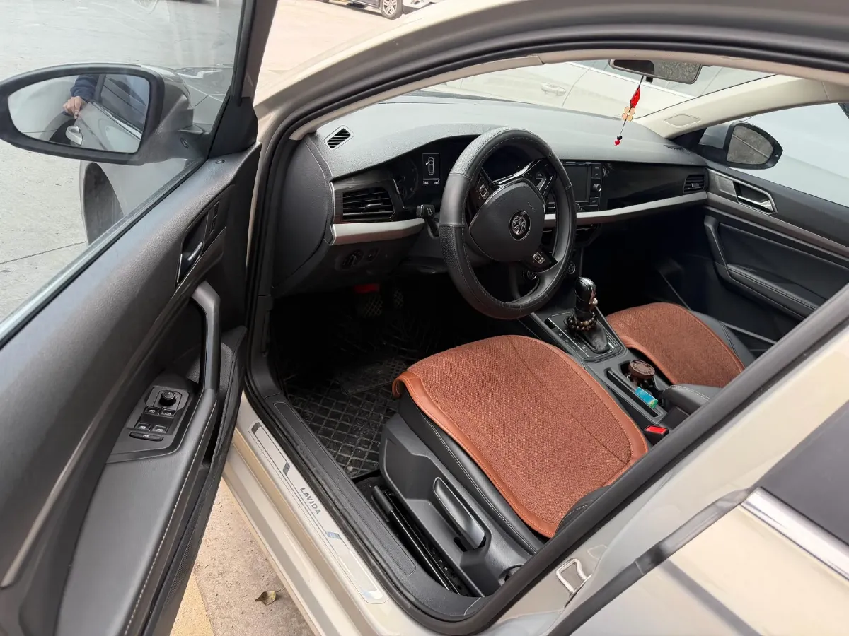 2019 Volkswagen Lavida 1.5L 113HP L4 6AT,autocango,china used car exporter,china ev exporter,chinese used car exporter,chinese used ev exporter