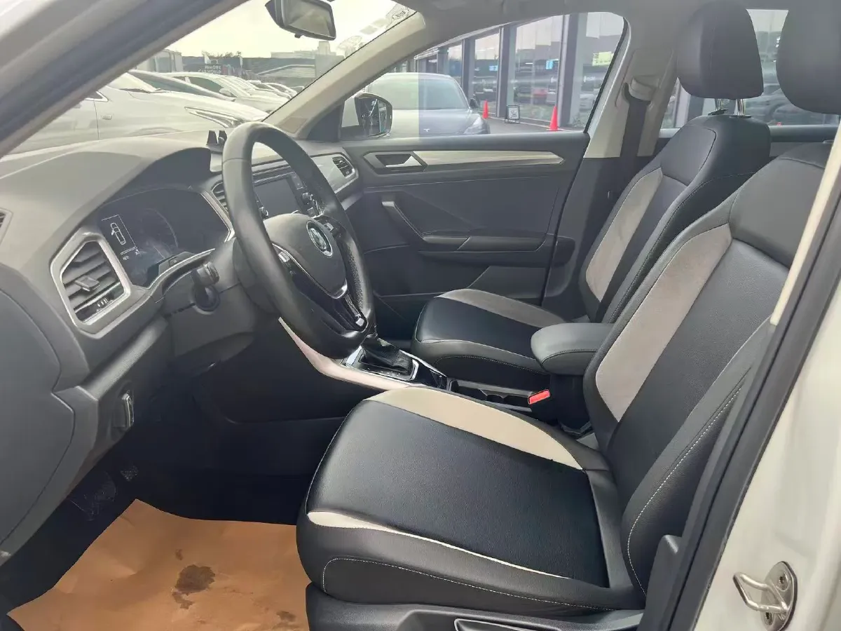 2020 Volkswagen T-Roc 1.4T 150HP L4 7DCT,autocango,china used car exporter,china ev exporter,chinese used car exporter,chinese used ev exporter