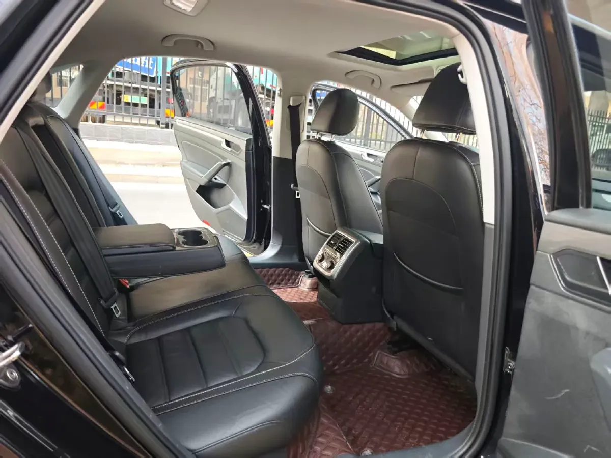 2017 Volkswagen Passat 1.8T 180HP L4 7DCT,autocango,china used car exporter,china ev exporter,chinese used car exporter,chinese used ev exporter