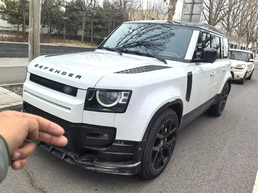 2025 Land Rover Defender 3.0T 400HP L6 8AT,autocango,china used car exporter,china ev exporter,chinese used car exporter,chinese used ev exporter