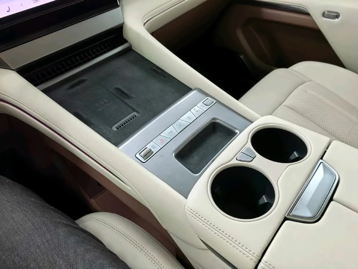 2025 BYD Xia 1.5T 156HP L4 E-CVT PHEV 36.6KWH,autocango,china used car exporter,china ev exporter,chinese used car exporter,chinese used ev exporter