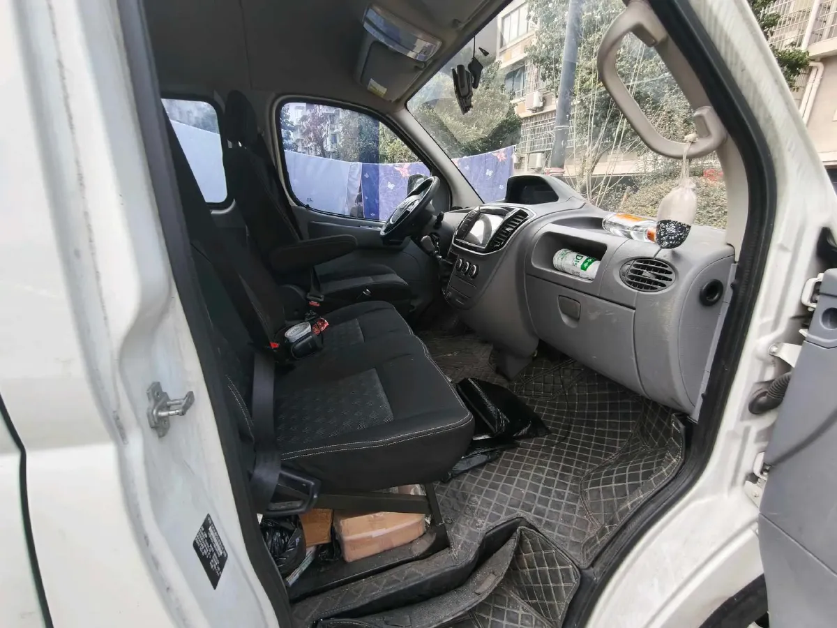 2020 MAXUS XinTu V80 2.5T 136HP L4 6MT,autocango,china used car exporter,china ev exporter,chinese used car exporter,chinese used ev exporter