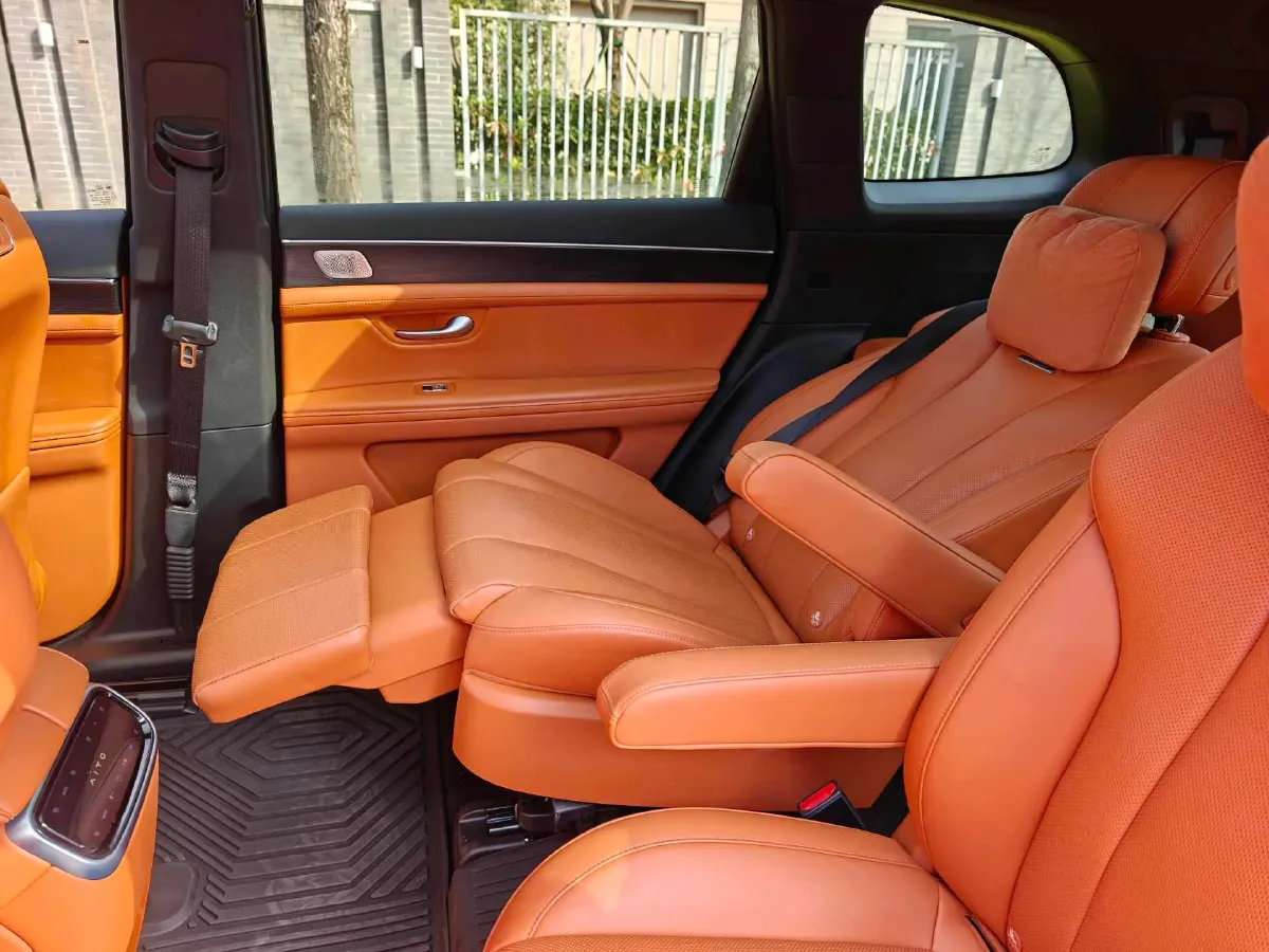 2024 AITO AITO M7 1.5T 152HP L4 REEV 42KWH,autocango,china used car exporter,china ev exporter,chinese used car exporter,chinese used ev exporter