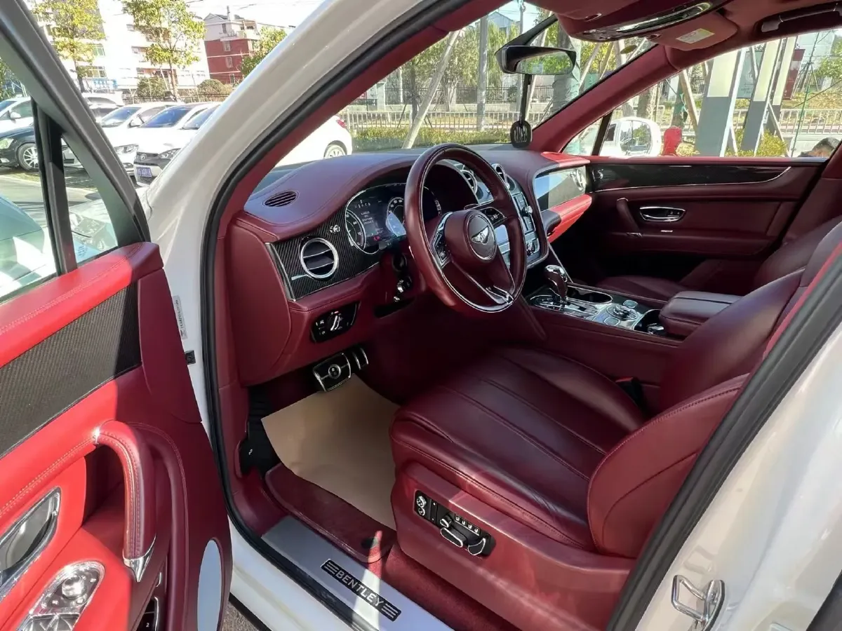 2018 Bentley Bentayga 4.0T 550HP V8 8AT,autocango,china used car exporter,china ev exporter,chinese used car exporter,chinese used ev exporter
