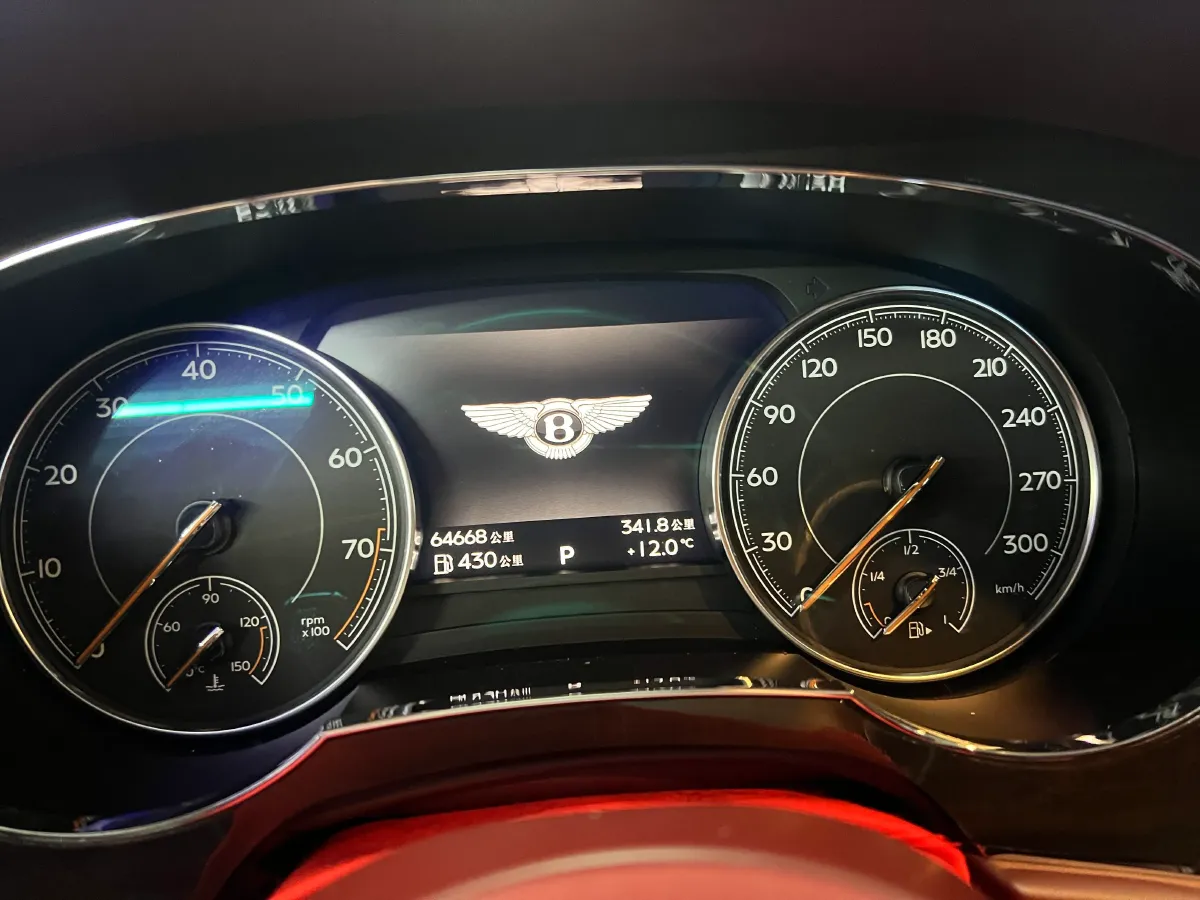 2018 Bentley Bentayga 4.0T 550HP V8 8AT,autocango,china used car exporter,china ev exporter,chinese used car exporter,chinese used ev exporter