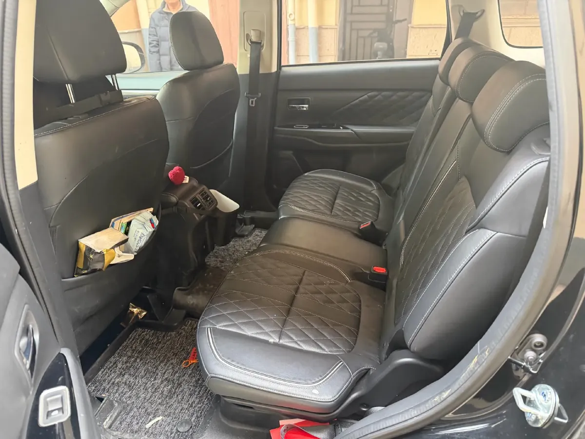 2020 Mitsubishi Outlander 2.4L 192HP L4 CVT,autocango,china used car exporter,china ev exporter,chinese used car exporter,chinese used ev exporter