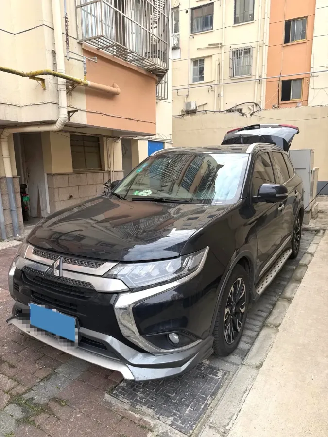 2020 Mitsubishi Outlander 2.4L 192HP L4 CVT,autocango,china used car exporter,china ev exporter,chinese used car exporter,chinese used ev exporter