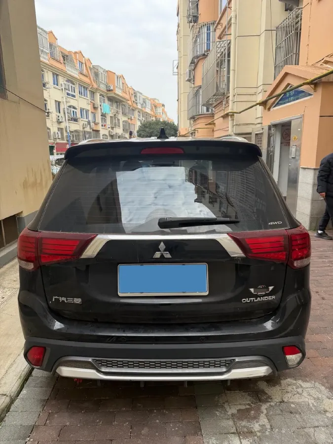 2020 Mitsubishi Outlander 2.4L 192HP L4 CVT,autocango,china used car exporter,china ev exporter,chinese used car exporter,chinese used ev exporter